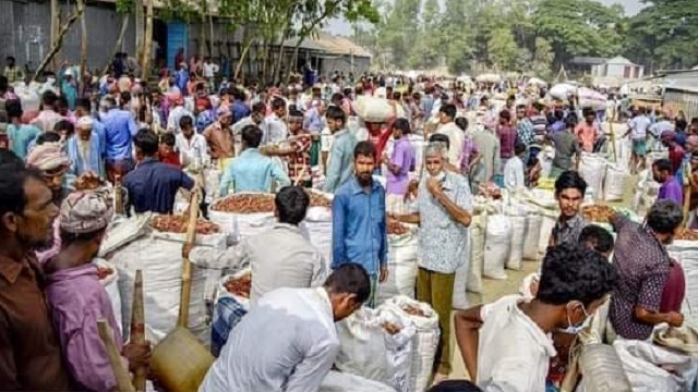 গাইবান্ধার হাট-বাজারগুলোতে নেই স্বাস্থ্যবিধি