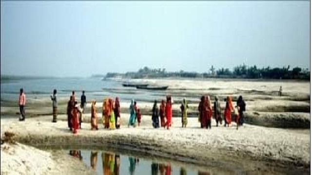 নাব্যতা সংকটে গাইবান্ধায় নৌ-চলাচল ব্যাহত