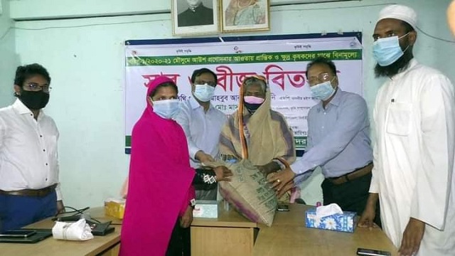 আধুনিক পদ্ধতিতে বোরো চাষ করায় ধান উৎপাদন বৃদ্ধি পাচ্ছে
