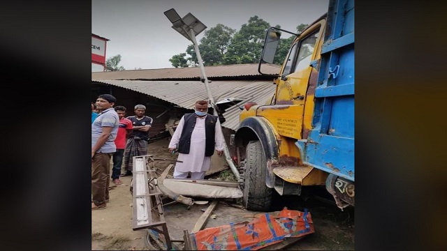 গোবিন্দগঞ্জে সড়ক দুর্ঘটনায় অটো ভ্যান চালকের মৃত্যু 