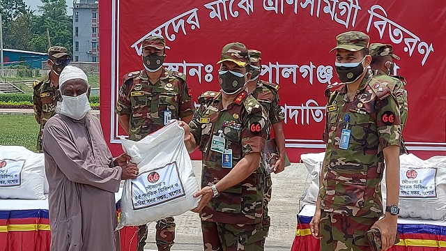 বাংলাদেশ সেনাবাহিনীর উদ্যোগে ফ্রি স্বাস্থ্যসেবা এবং ত্রাণ সহায়তা প্রদান