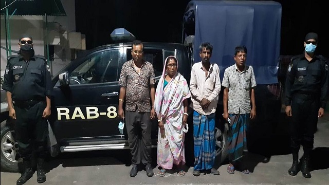 গোপালগঞ্জে তক্ষক ও প্রাচীন মুদ্রাসহ চোরাচালান চক্রের চার সদস্য গ্রেফতার