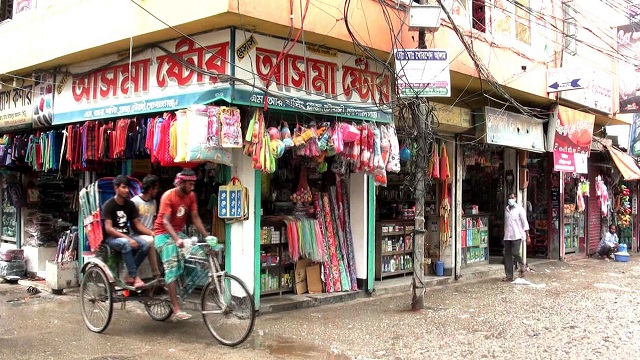 গোপালগঞ্জে দ্বিতীয় দিনে ঢিলেঢালাভাবে চলছে লকডাউন