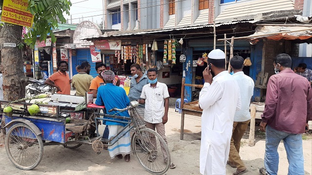  হাকিমপুরে মানুষের মধ্যে নেই সচেতনতা