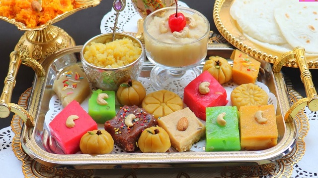 ভিন্ন স্বাদ ও বৈচিত্র্যে হালুয়া-রুটি