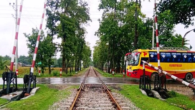 সৈয়দপুরে পুলিশের বুদ্ধিমত্তায় দুর্ঘটনা থেকে রক্ষা পেলো ট্রেন