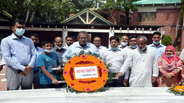 বাপার্ডের নবাগত মহাপরিচালকের শ্রদ্ধা নিবেদন
