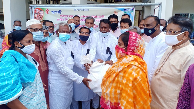 কোটালীপাড়ায় আলোচনা সভা, দোয়া মাহফিল ও দুস্থদের মাঝে খাদ্যসামগ্রী বিতরণ