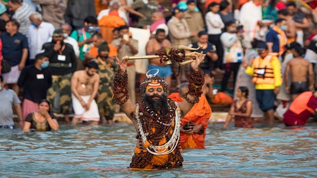 করোনাভাইরাসের প্রকোপের মধ্যে চলছে কুম্ভমেলা