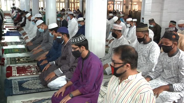 কুষ্টিয়ায় ১৫০টি মসজিদে পবিত্র ঈদুল আযহার নামাজ অনুষ্ঠিত