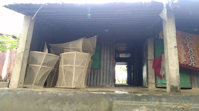 কুমারখালীর লালন আবাসনের ঘরগুলো জরাজীর্ণর