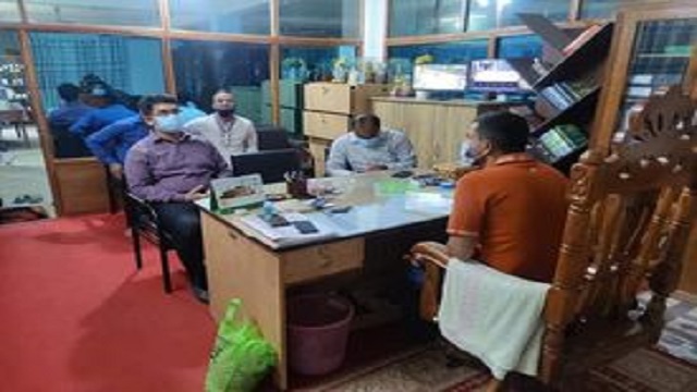 কুষ্টিয়ায় আবাসিক কোচিং সেন্টার চালু রাখায় জরিমানা