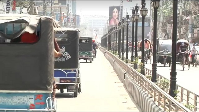 কুষ্টিয়ায় করোনার সংক্রমণ বেড়েই চলেছে, তদারকিতে প্রশাসনের নজর নেই