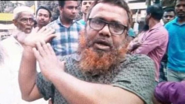 মসজিদ কমিটির সিদ্ধান্তে ক্ষুদ্ধ ব্যবসায়ীরা