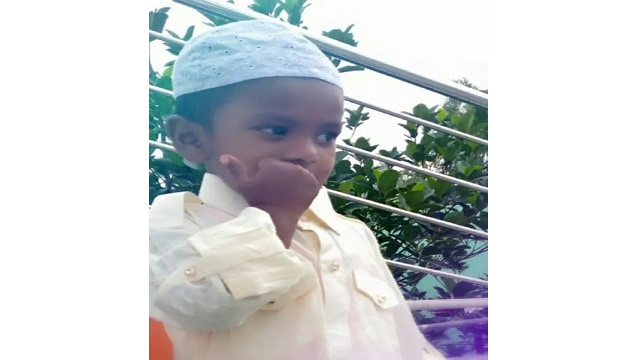 নির্মাণাধীন টয়লেট থেকে বালু চাপা শিশুর লাশ উদ্ধার
