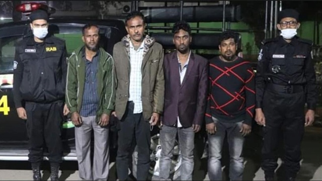 রাজধানীতে মাদকদ্রব্যসহ গ্রেপ্তার ৪
