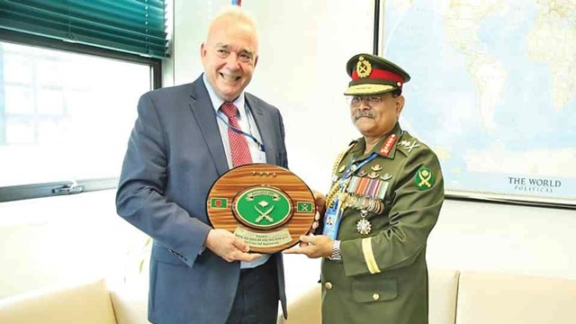 জাতিসংঘের ঊর্ধ্বতন কর্মকর্তাদের সঙ্গে সেনাপ্রধানের বৈঠক