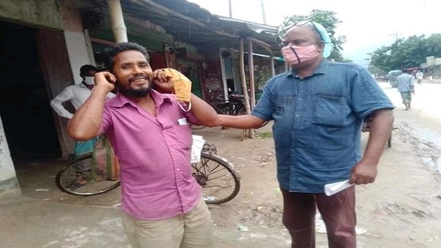 পত্রিকা এজেন্টকে কান ধরিয়ে তওবা করায় শাস্তির দাবী