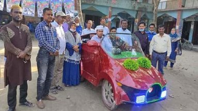  দেড়লাখ টাকায় তৈরি ব্যাটারিচালিত কার