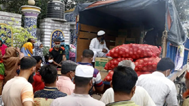 রমজানে রাজশাহীতে বিক্রি শুরু টিসিবির পণ্য