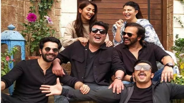 ডিসেম্বর শেষেই আসছে রণবীরের 'সার্কাস'