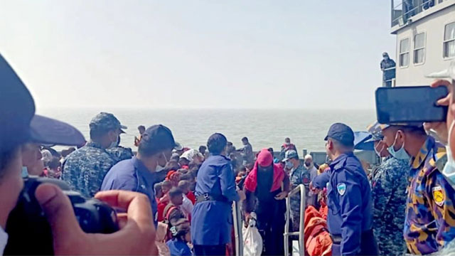 ভাসানচরে তৃতীয় দফায় পৌঁছাল আরও ১৭৭৬ রোহিঙ্গা