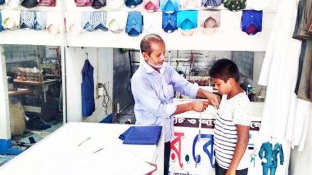 দেশজুড়ে স্কুল ড্রেস বানানোর হিড়িক