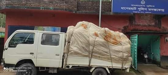 ধাপেরহাটে পিকআপ ভর্তি পলিথিন জব্দ, আটক-২