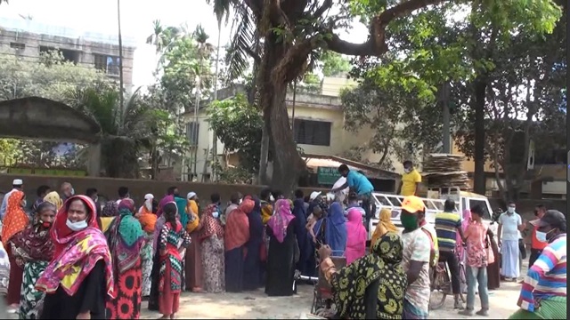 টিসিবির পণ্য বিক্রয়ে নানা অভিযোগ