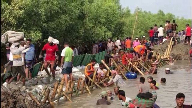 সাতক্ষীরা উপকূলীয় বানভাসিদের সীমাহীন দূর্ভোগ