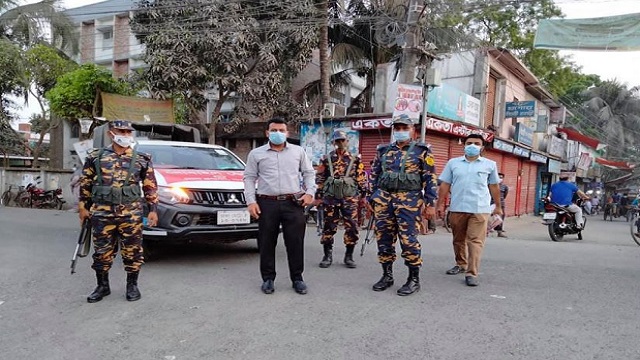 লকডাউনের তৃতীয় দিনে সাতক্ষীরায় প্রশাসনের তৎপরতা বৃদ্ধি