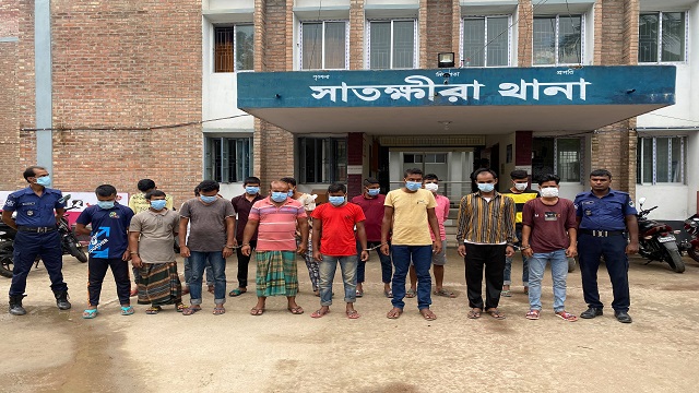 সাতক্ষীরায় ২০ আসামিকে পাঠানো হলো আদালতে