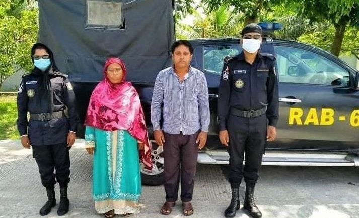 শ্যামনগরে ৪৫ রাউন্ড বন্দুকের গুলিসহ সাউথ বাংলা ব্যাংকের প্রহরী ও তার স্ত্রী আটক
