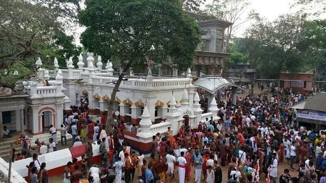 স্থগিত ঘোষণা সত্ত্বেও ওড়াকান্দিতে হচ্ছে পুণ্যস্নান