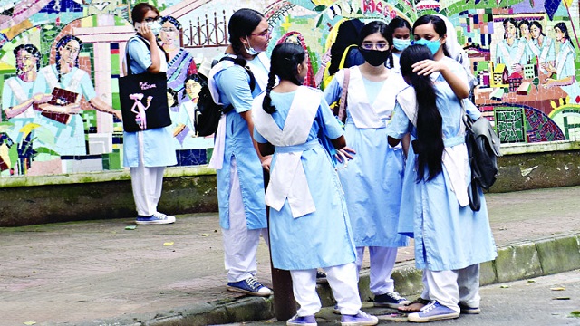 ফাইজার ও মডার্নার টিকা পাবে শিক্ষার্থীরা
