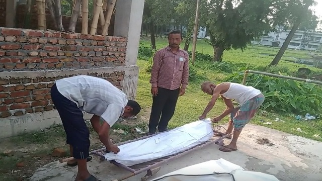 চোর ভেবে পিঠিয়ে হত্যার পর বেওয়ারিশ হিসেবে দাফনের অভিযোগ