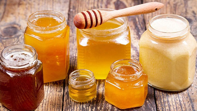জেনে নিন খাঁটি মধু চেনার উপায়