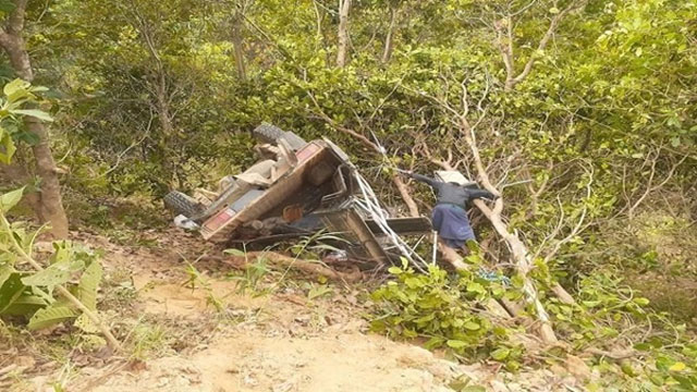 বান্দরবানে পিকআপ ভ্যান খাদে পড়ে নিহত ৪
