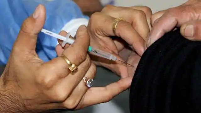 এবার ভারতে ১ মার্চ থেকে টিকা পাবে সর্বসাধারণ