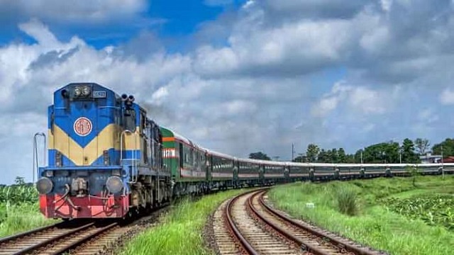 ১১ আগস্ট থেকে চলবে ট্রেন