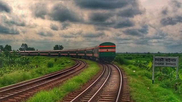 পূর্ণমাত্রায় চলবে সব আন্তঃনগর ও লোকাল ট্রেন