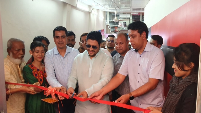“হারল্যান” পয়েন্টের শুভ উদ্বোধন করলেন চিত্রনায়ক ফেরদৌস