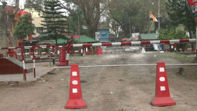 আজ হিলি বন্দরে আমদানি রপ্তানি বন্ধ