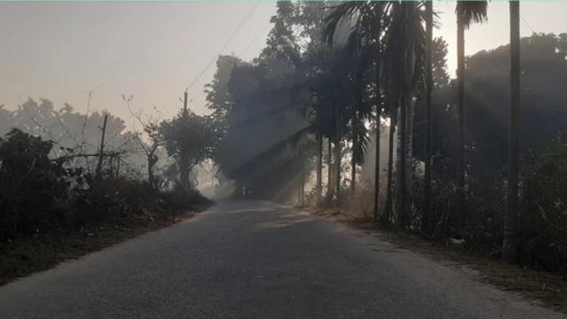 ভোরের রোদেও অনুভূত হচ্ছে কনকনে শীত