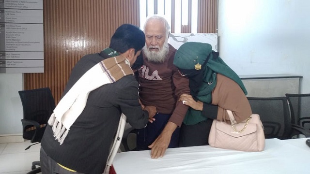  ২৫ বছর পর পরিবারকে পেলেন আবুল কাশেম