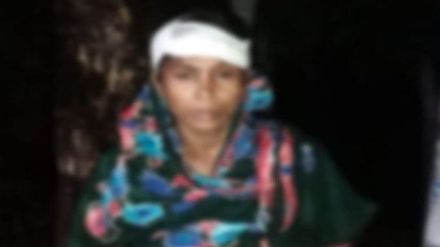 টাকার জন্য স্ত্রীকে নিয়ে মাকে কোপাল ছেলে