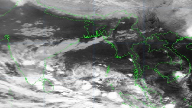 লঘুচাপ ঘনীভূত হয়ে সৃষ্টি হচ্ছে ‘মোখা’