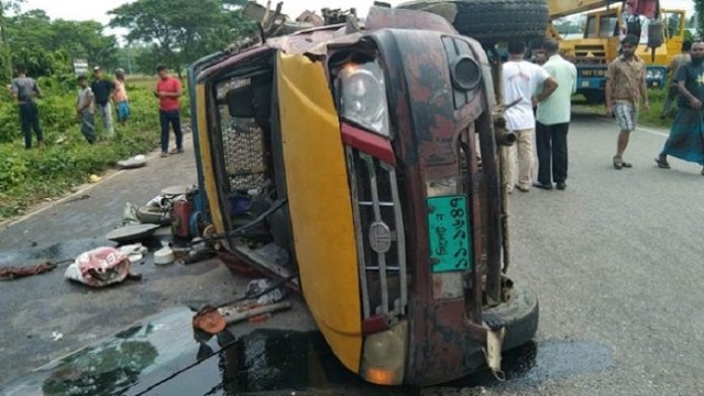 সিলেটে ট্রাক-পিকআপভ্যান সংঘর্ষে নিহত ১৩