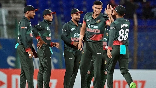 আফগানদের বিপক্ষে টস জিতে ফিল্ডিংয়ে বাংলাদেশ