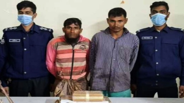 টেকনাফে ৪০ হাজার ইয়াবাসহ আটক ২